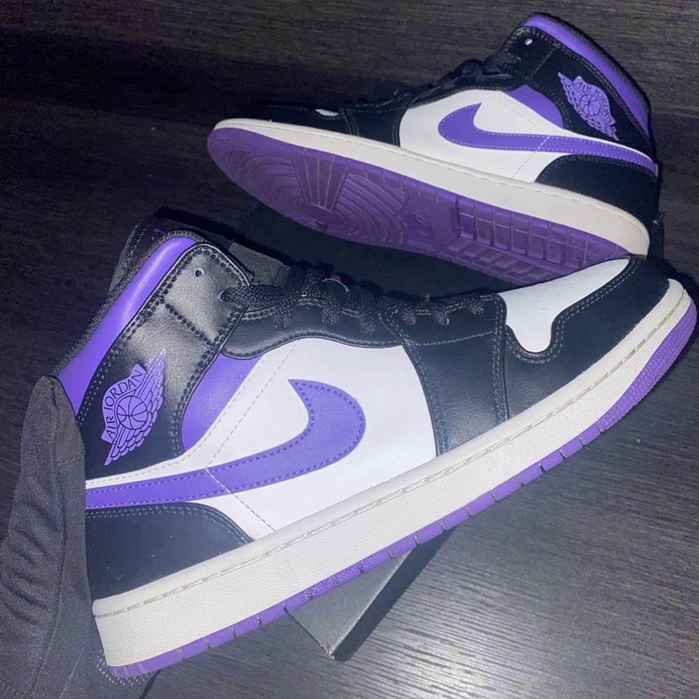 Jordan 1 "Dark Iris" size 10
